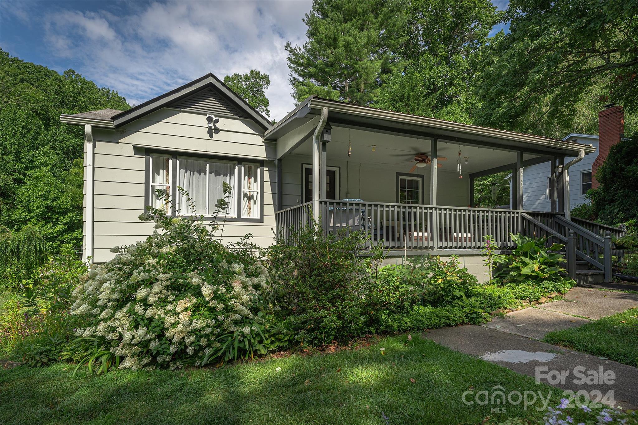 203 Woodland Drive Swannanoa NC 28778