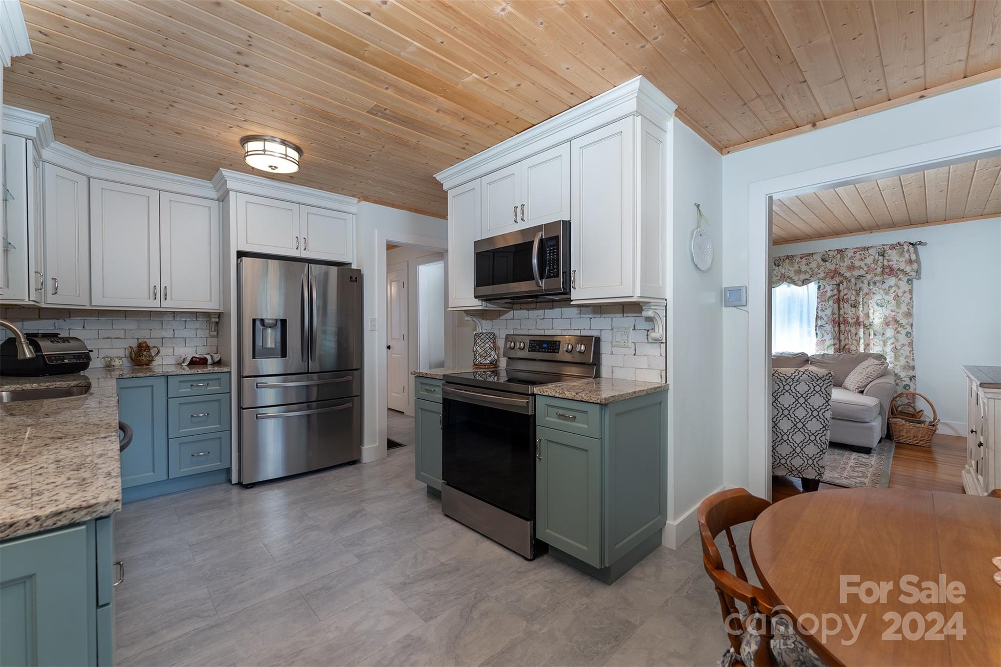 203 Woodland Drive Swannanoa NC 28778