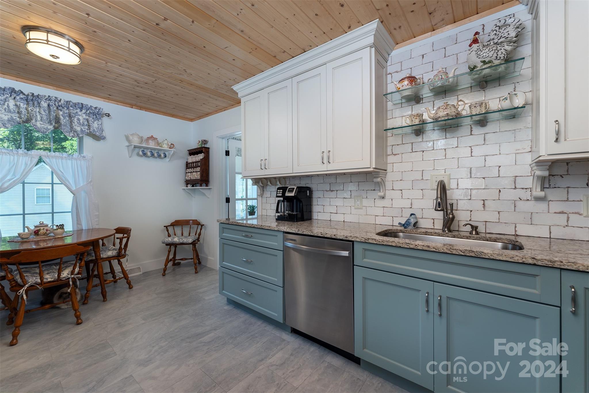 203 Woodland Drive Swannanoa NC 28778