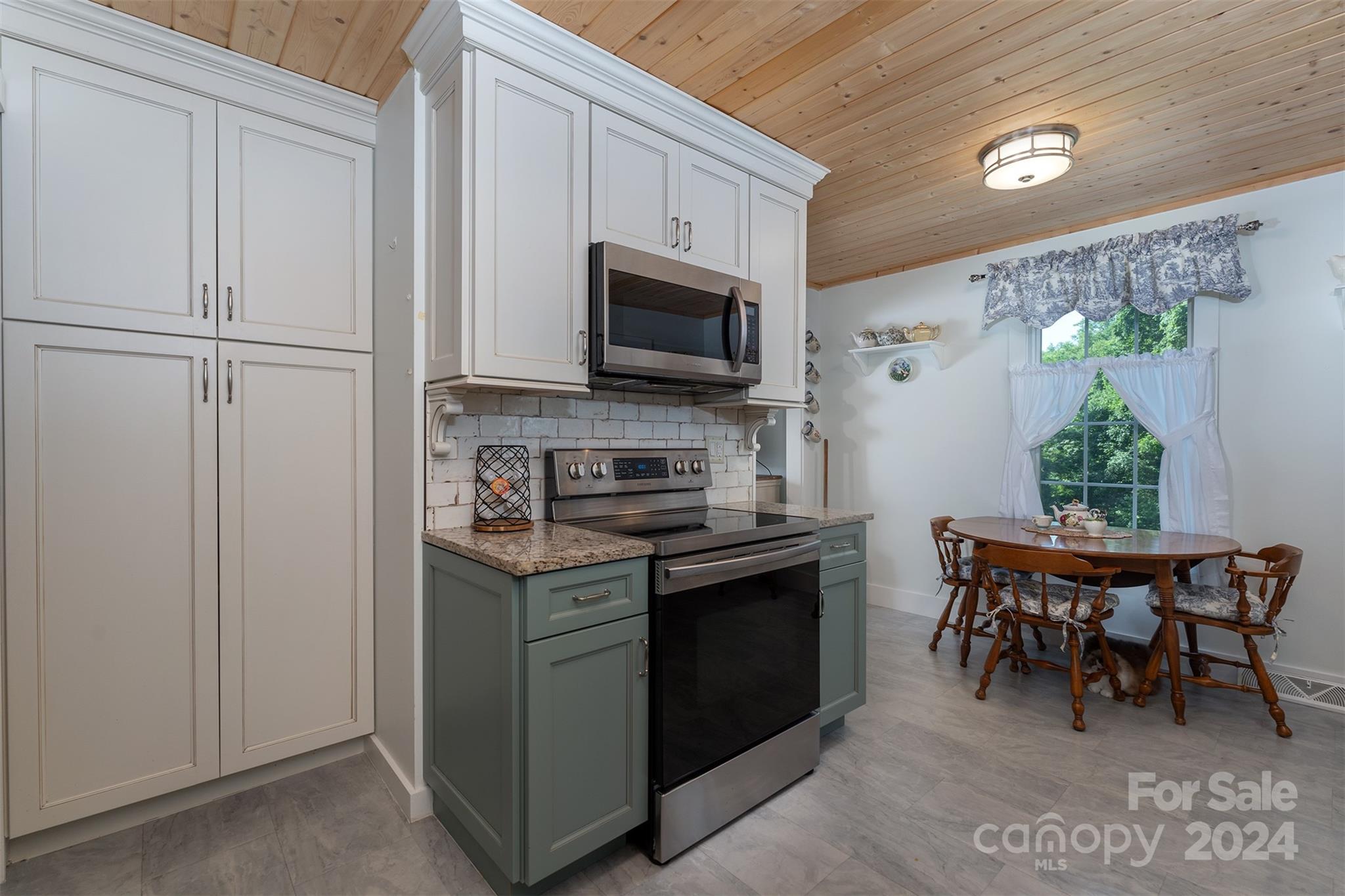 203 Woodland Drive Swannanoa NC 28778