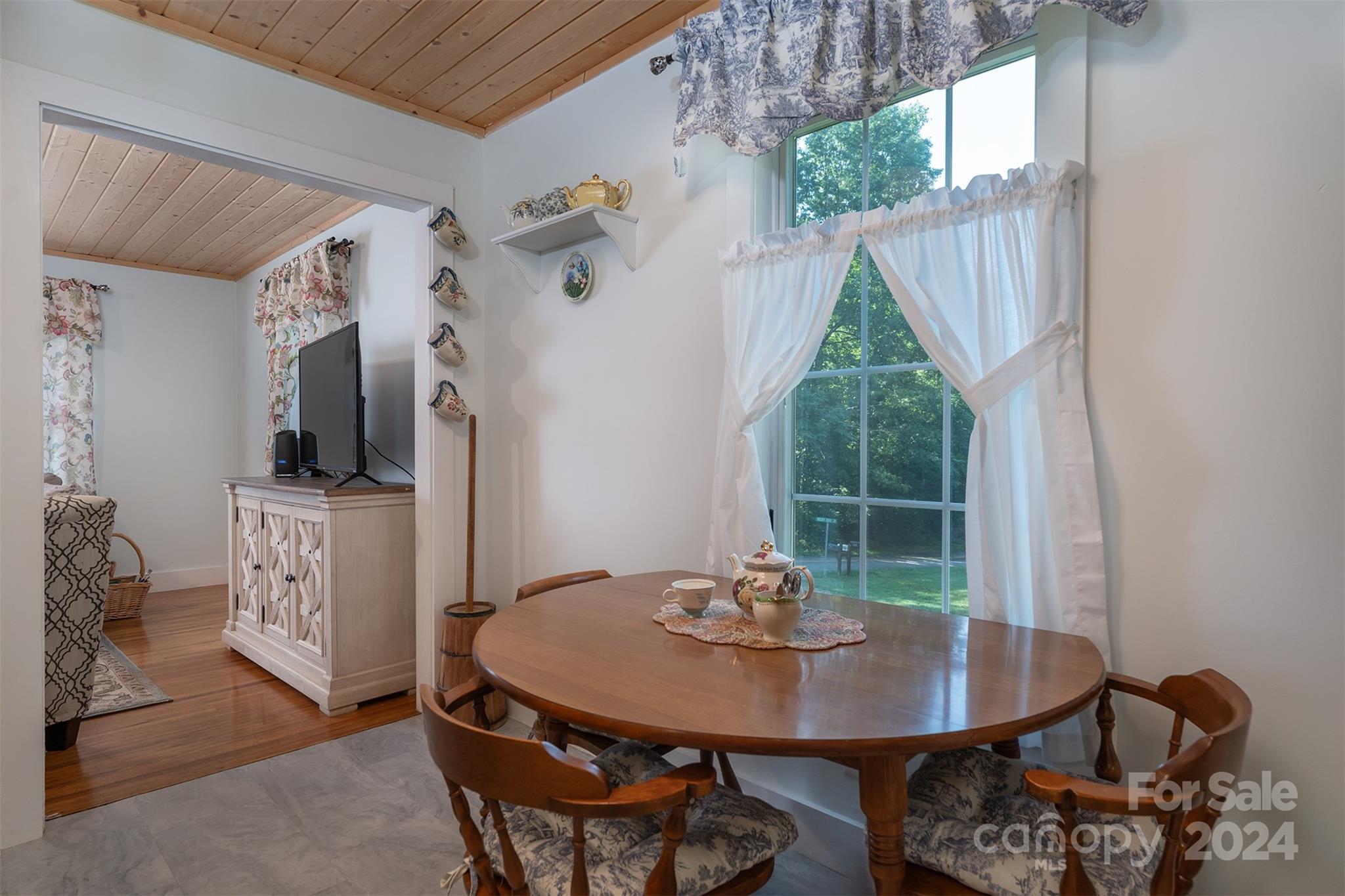 203 Woodland Drive Swannanoa NC 28778