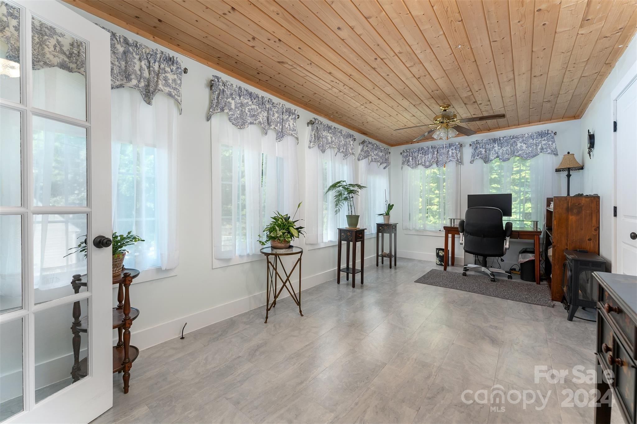203 Woodland Drive Swannanoa NC 28778