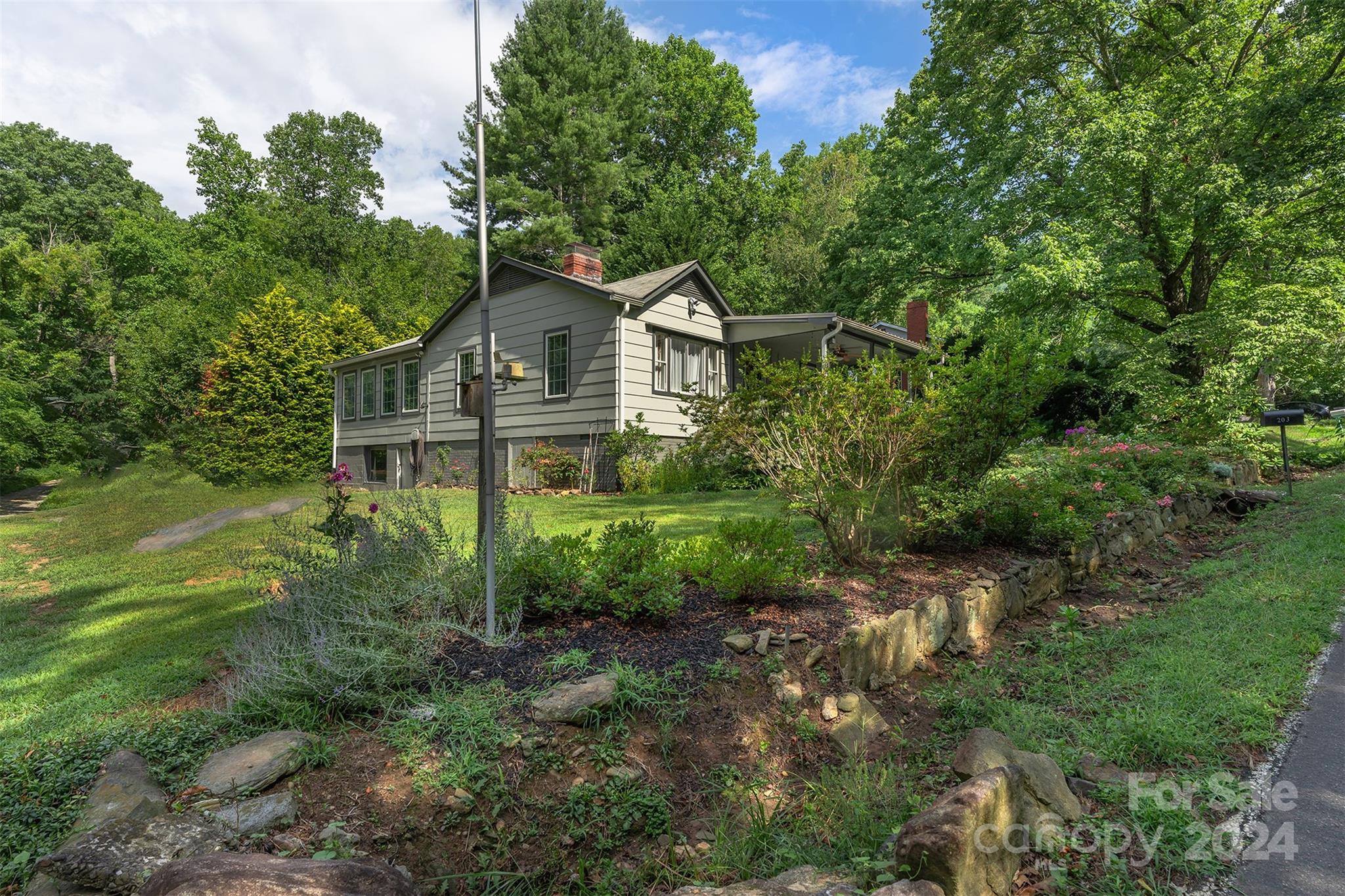 203 Woodland Drive Swannanoa NC 28778