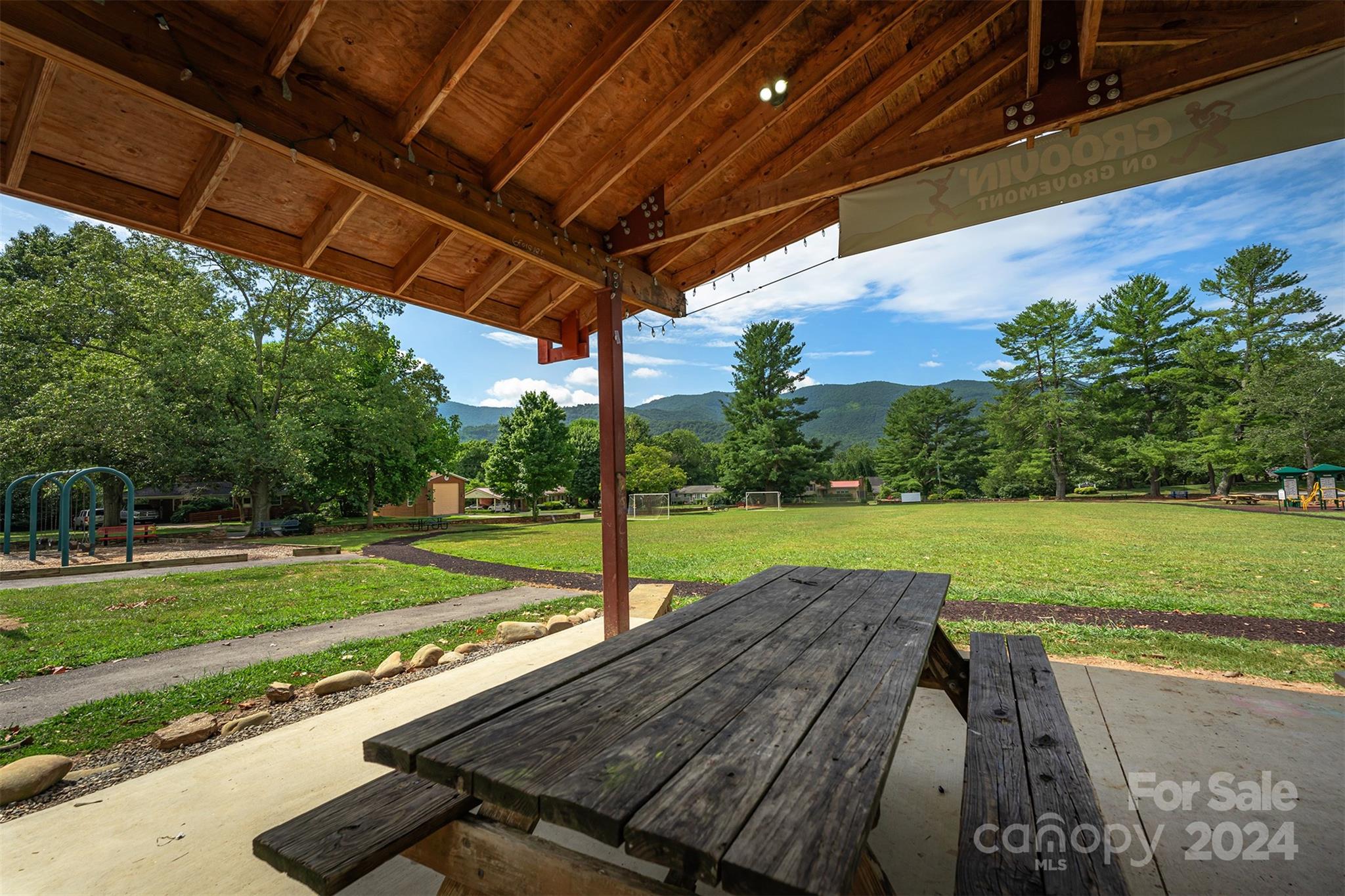 203 Woodland Drive Swannanoa NC 28778