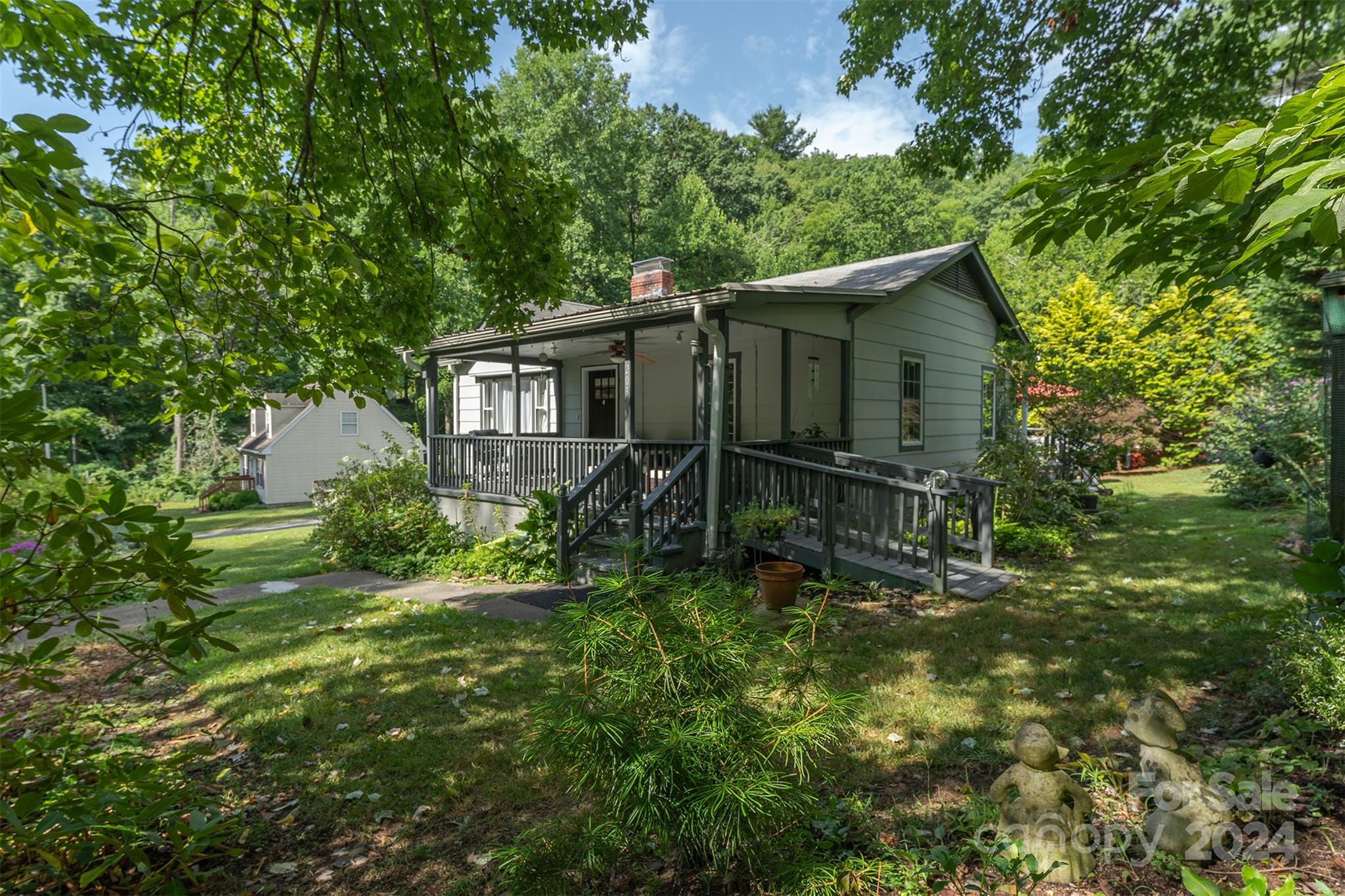 203 Woodland Drive Swannanoa NC 28778