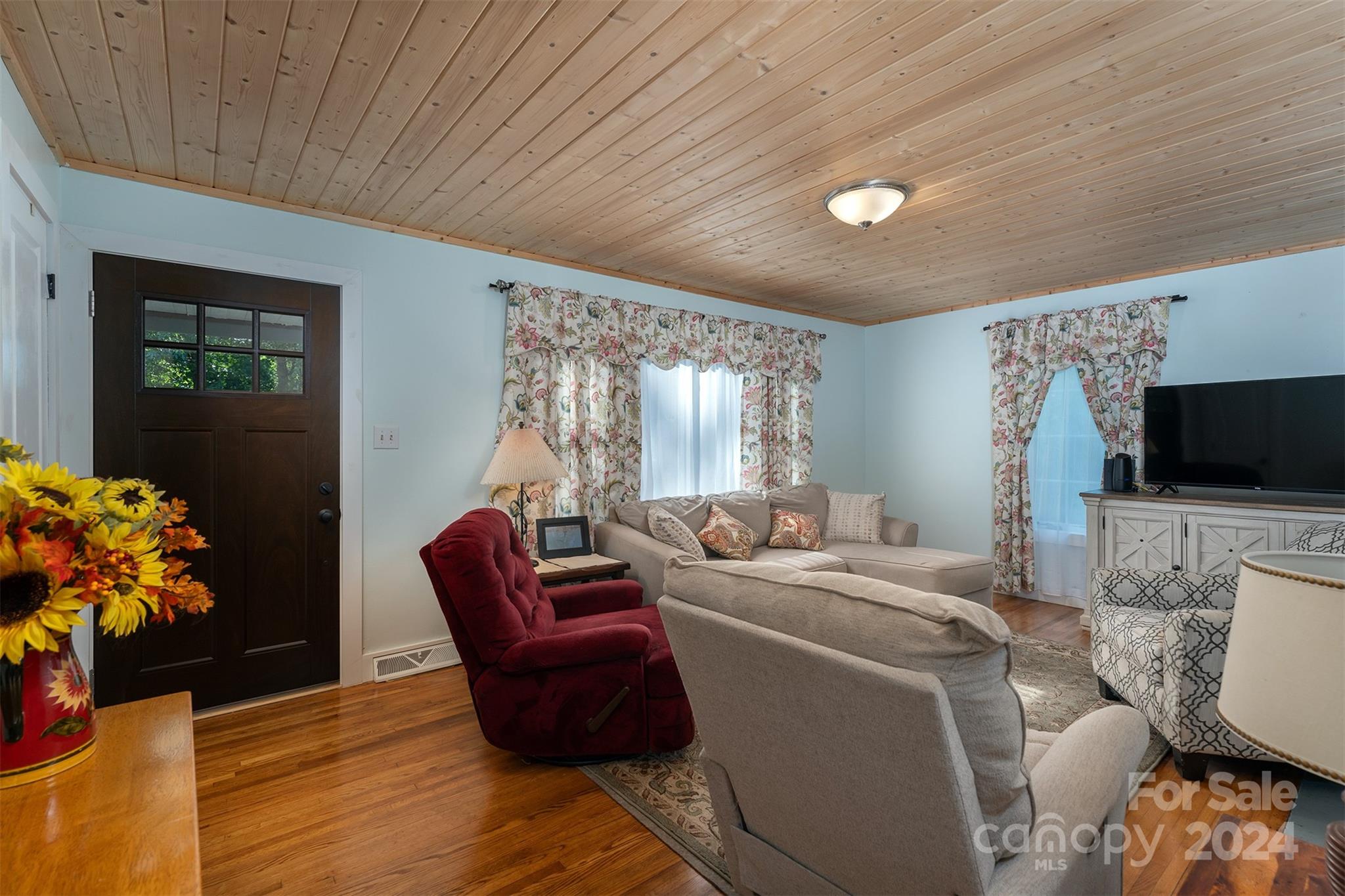 203 Woodland Drive Swannanoa NC 28778