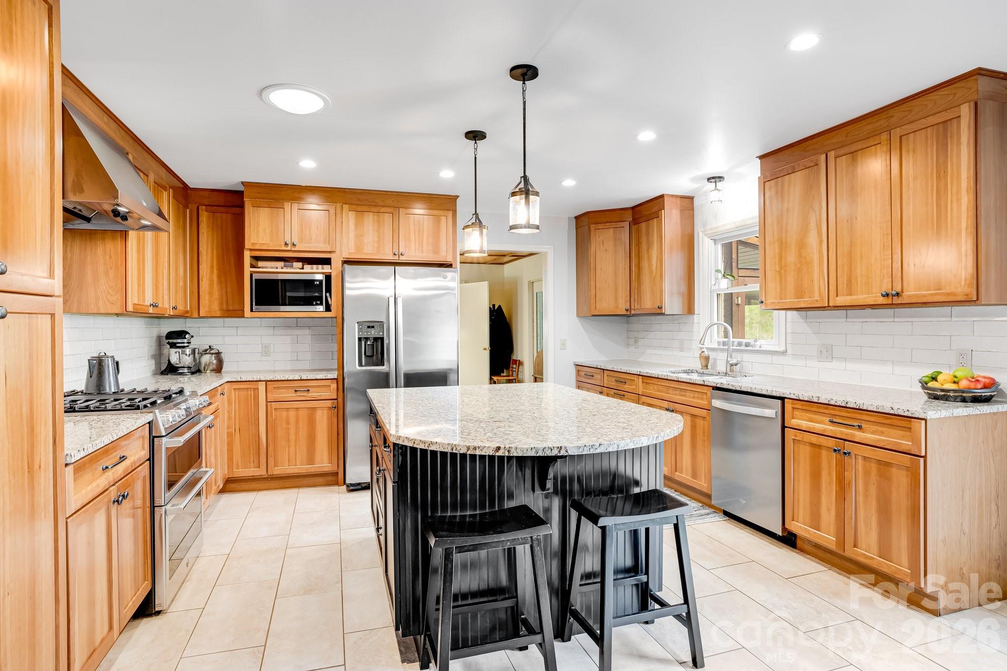 6334 Jacks Creek Road Burnsville NC 28714