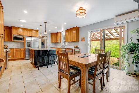 6334 Jacks Creek Road Burnsville NC 28714