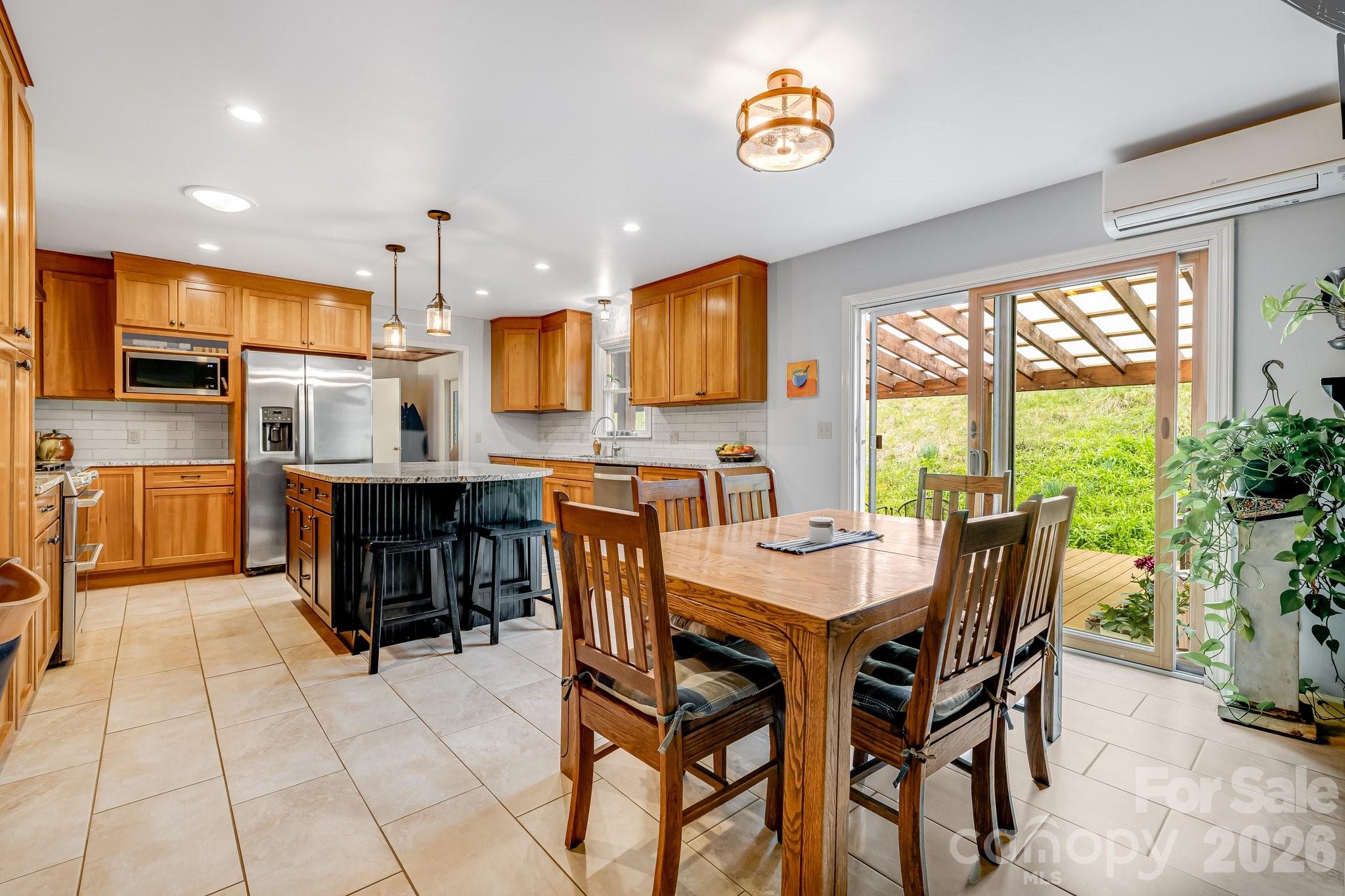 6334 Jacks Creek Road Burnsville NC 28714