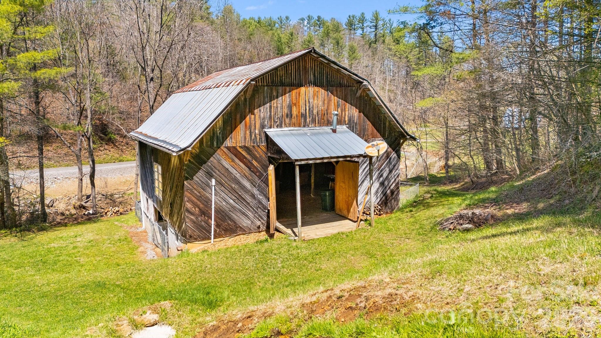 6334 Jacks Creek Road Burnsville NC 28714