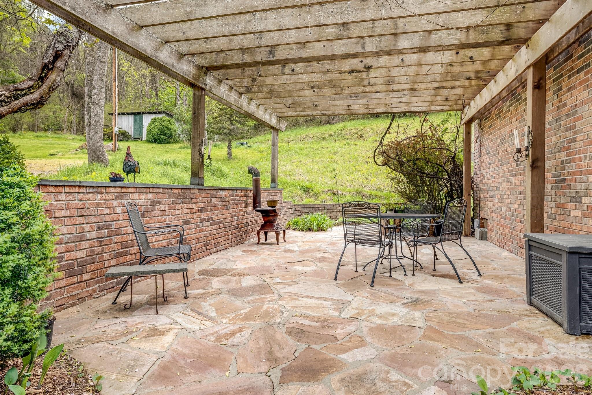 6334 Jacks Creek Road Burnsville NC 28714