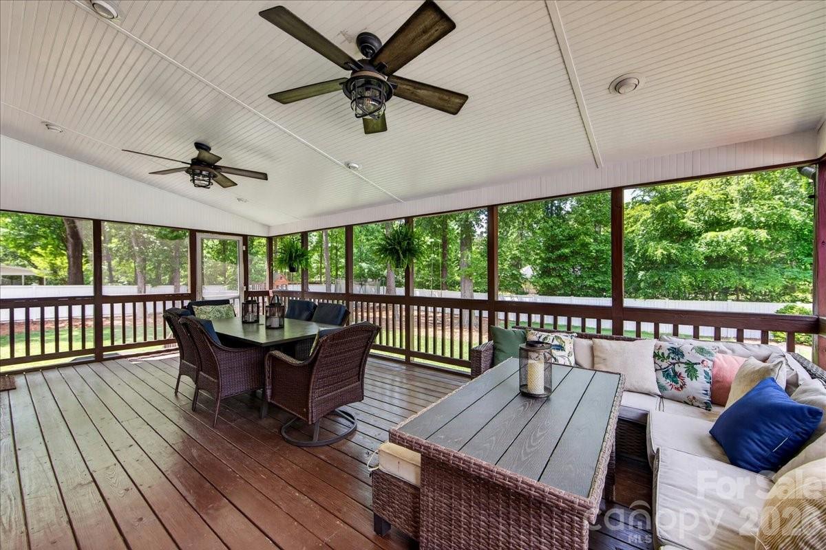 10216 Hollybrook Drive Charlotte NC 28277