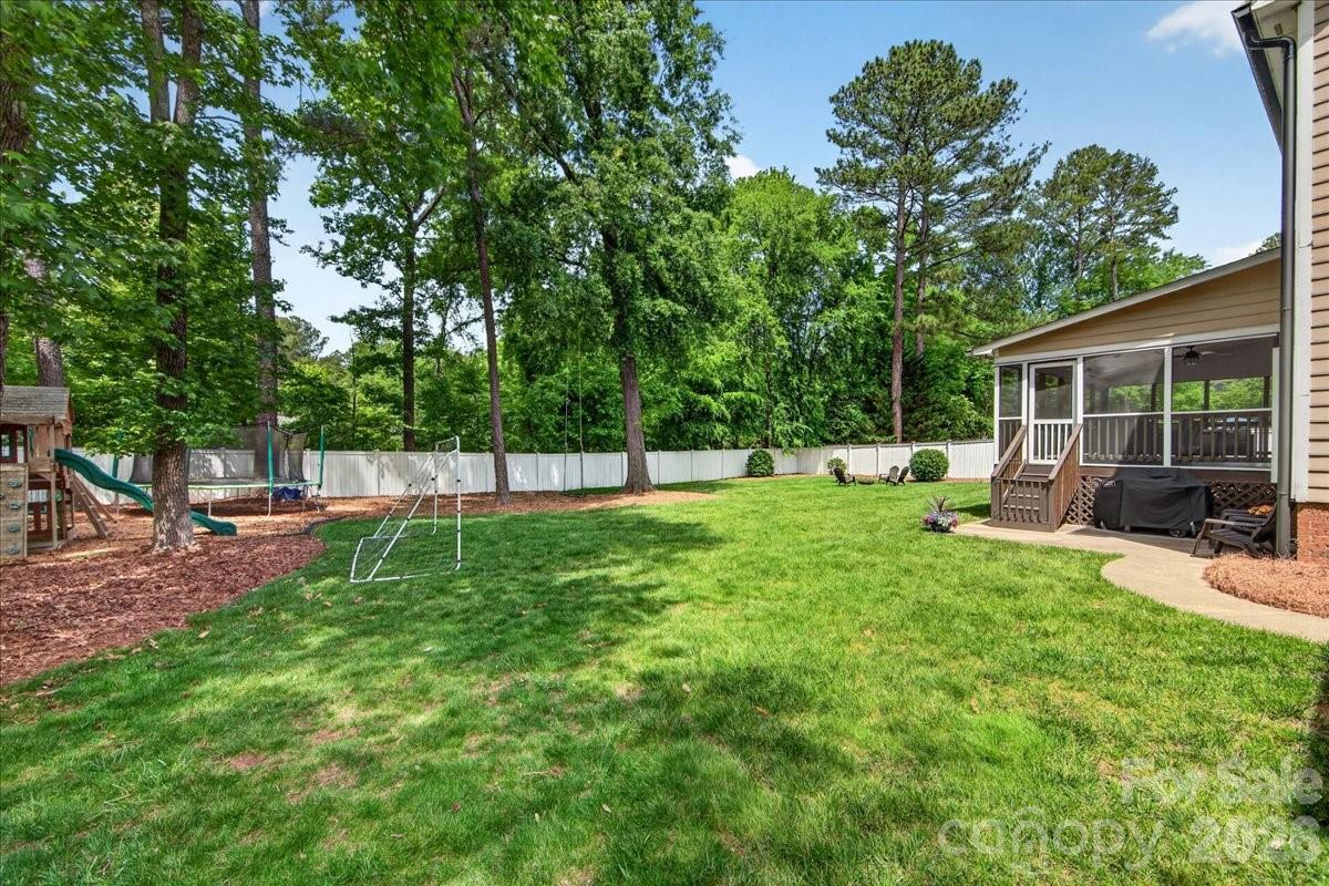10216 Hollybrook Drive Charlotte NC 28277