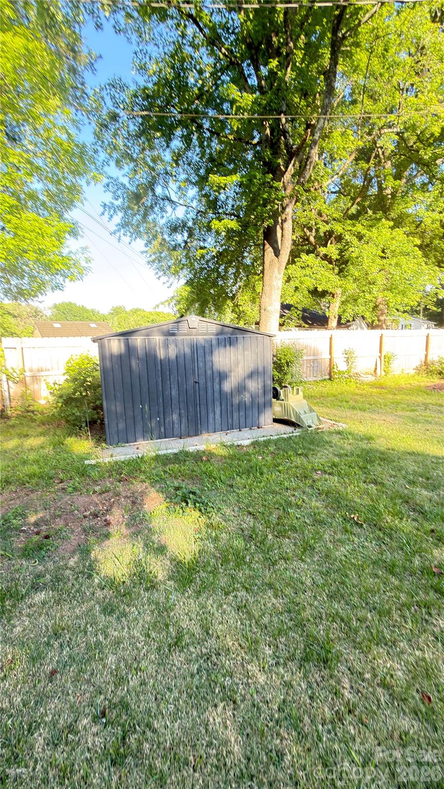 4131 Woodgreen Terrace Charlotte NC 28205