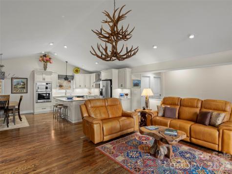 220 Dulcimer Lane Waynesville NC 28786