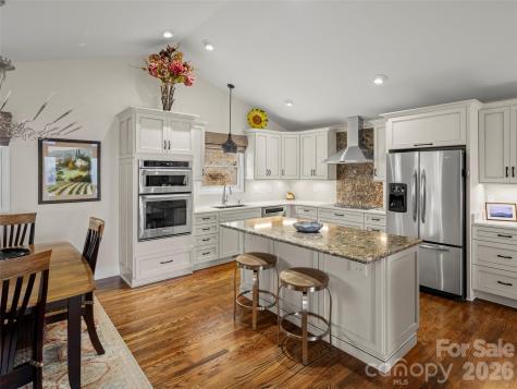 220 Dulcimer Lane Waynesville NC 28786