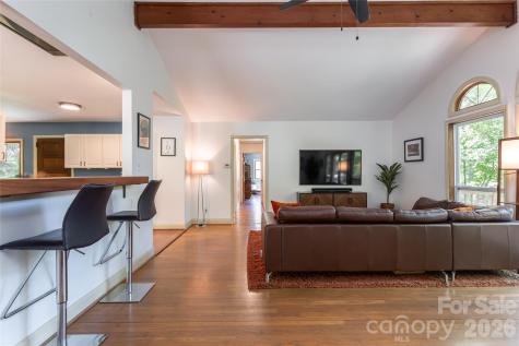 26 Utopia Road Asheville NC 28805