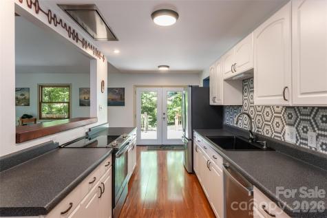 26 Utopia Road Asheville NC 28805