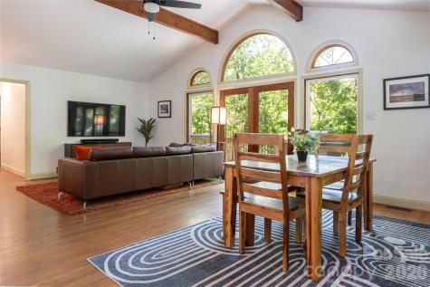 26 Utopia Road Asheville NC 28805