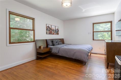 26 Utopia Road Asheville NC 28805