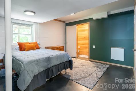 26 Utopia Road Asheville NC 28805