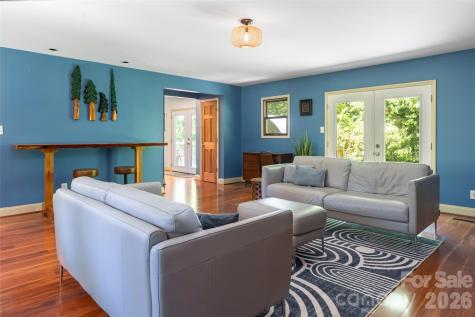 26 Utopia Road Asheville NC 28805