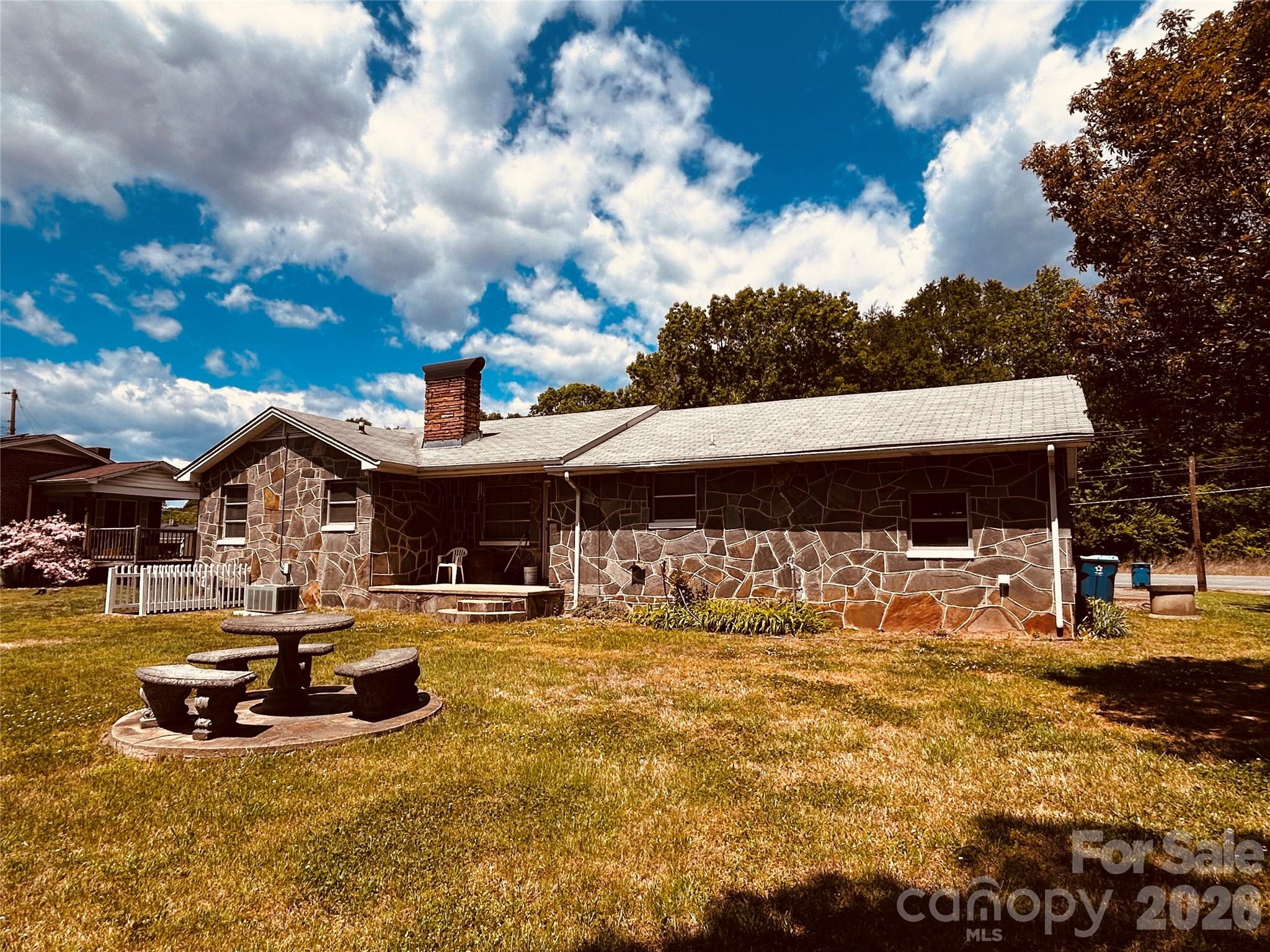 2525 13th Avenue SW Hickory NC 28602