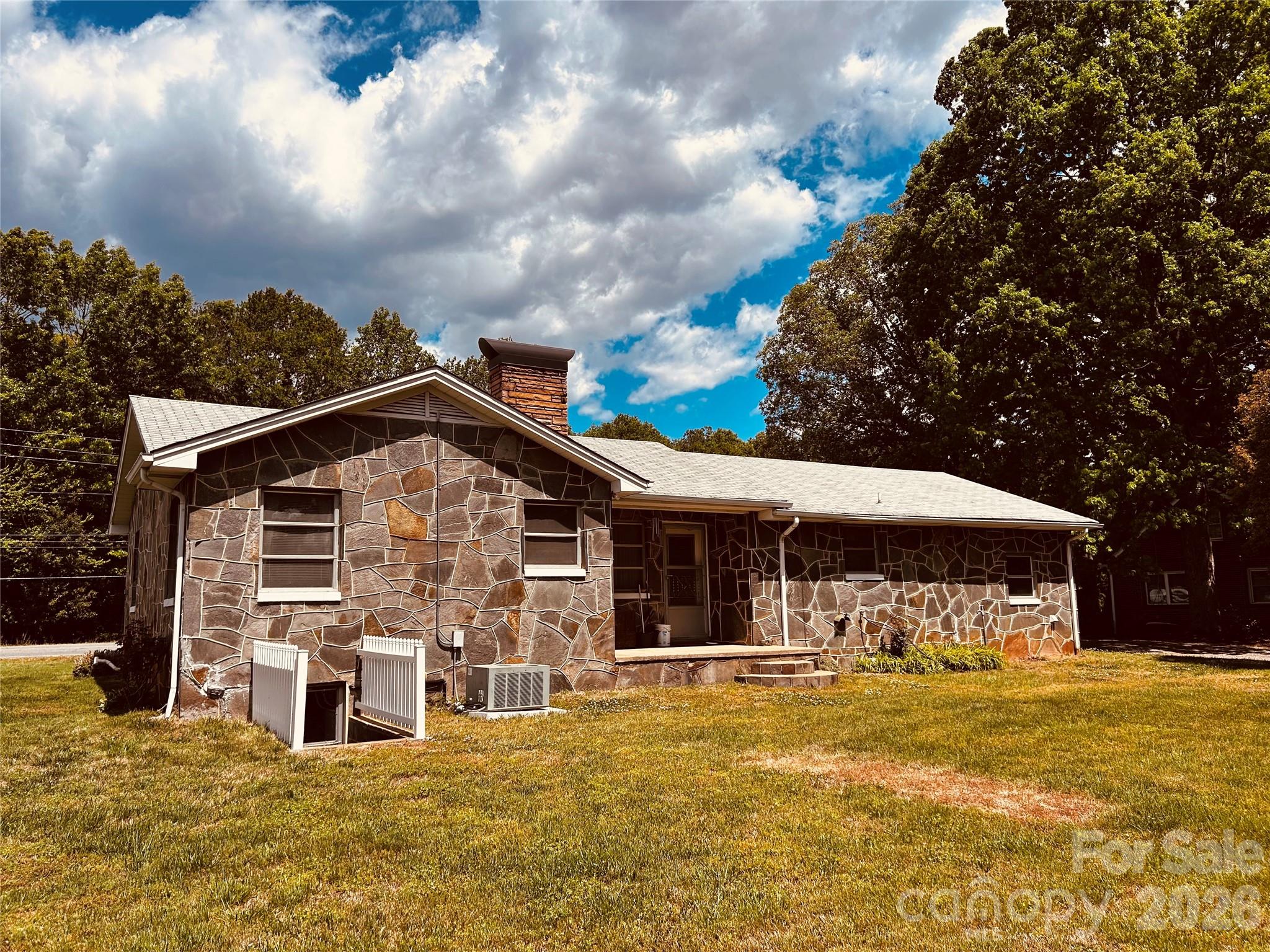 2525 13th Avenue SW Hickory NC 28602