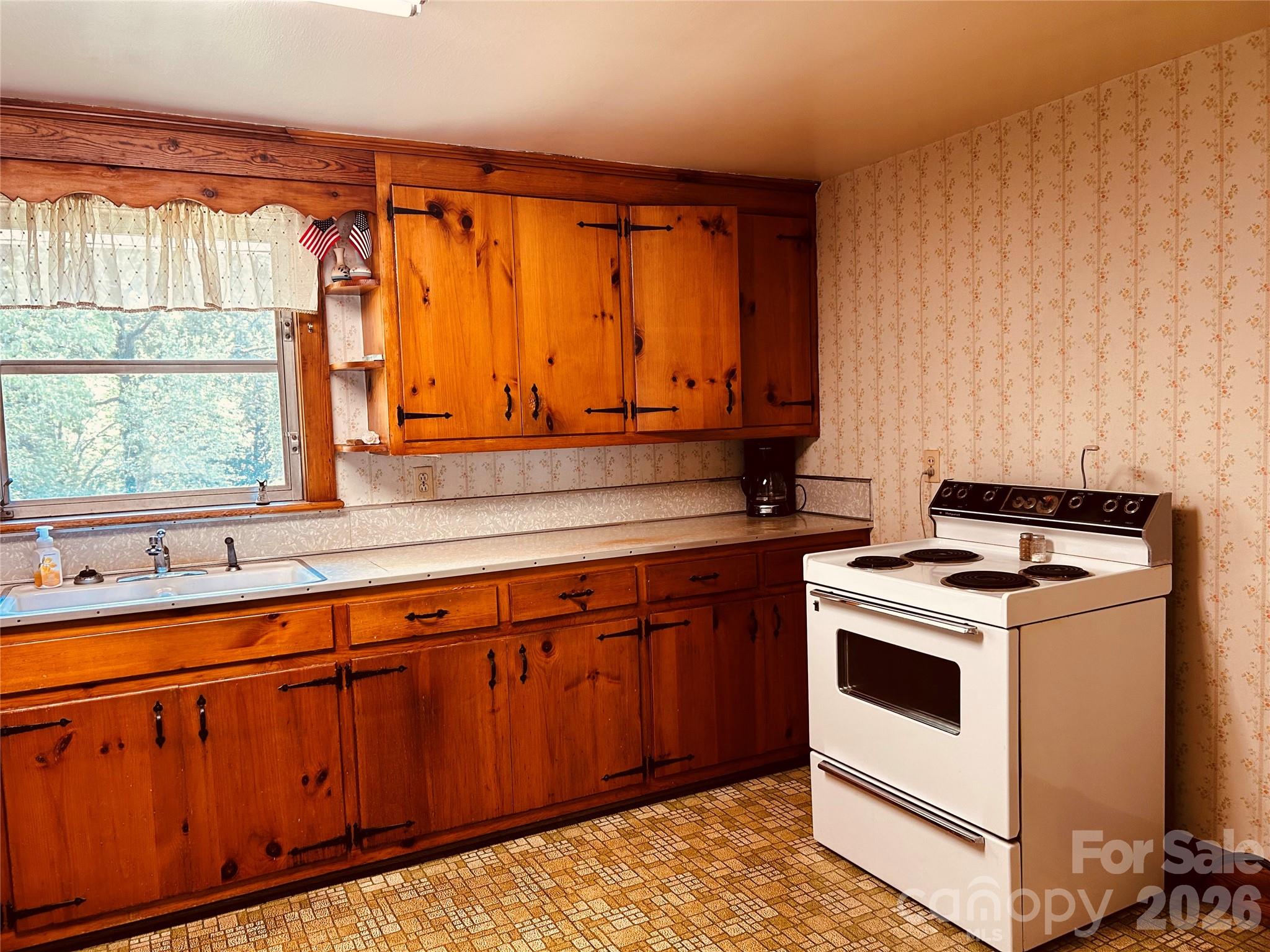 2525 13th Avenue SW Hickory NC 28602