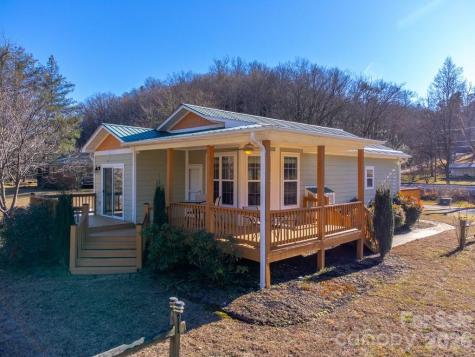 990 Hornet Drive Whittier NC 28789