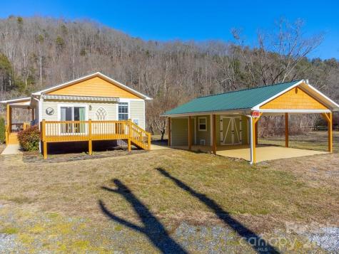 990 Hornet Drive Whittier NC 28789