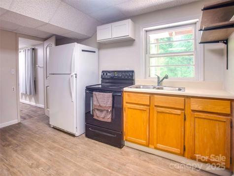 71 Pleasant Ridge Drive Asheville NC 28805