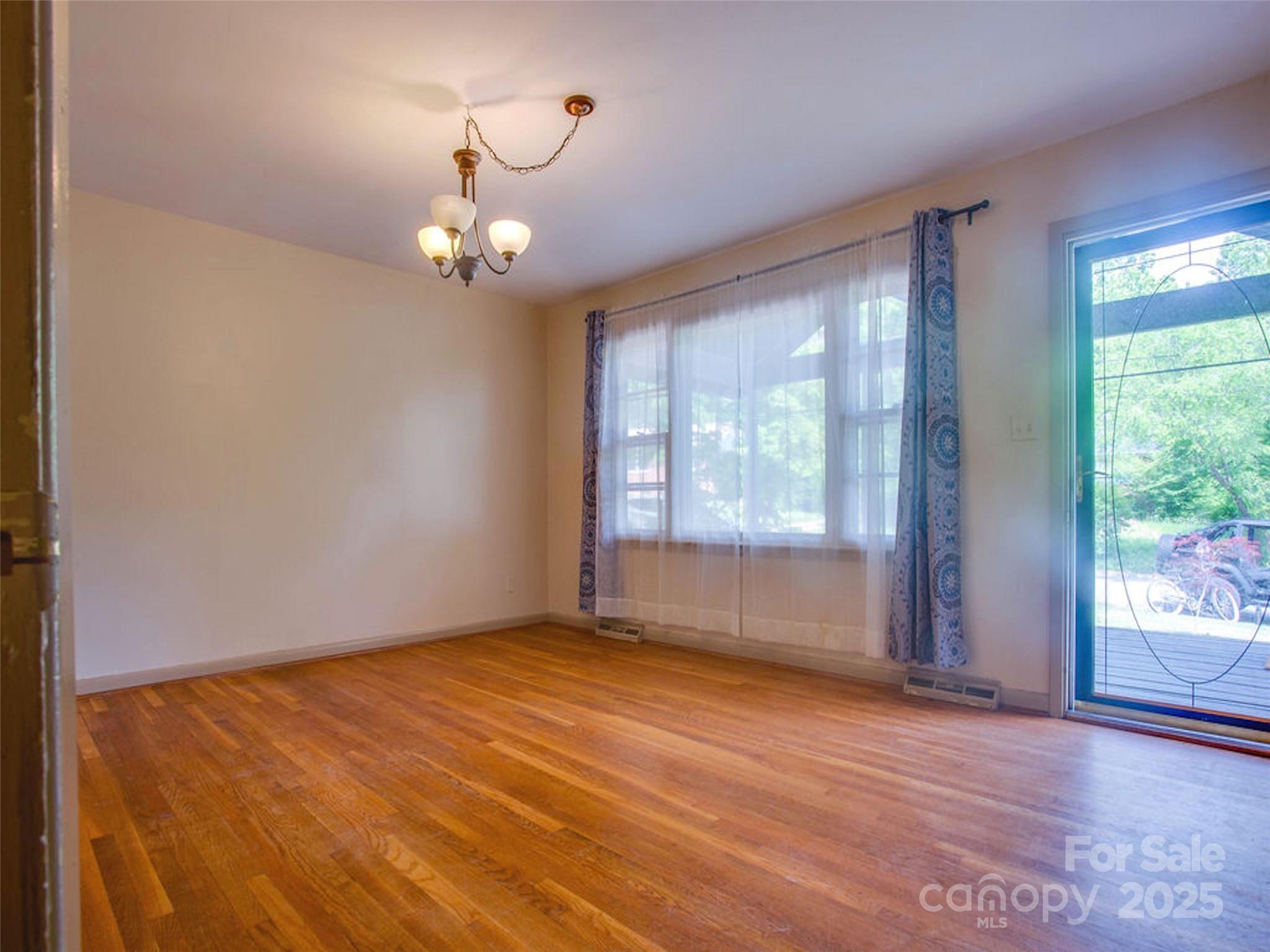 71 Pleasant Ridge Drive Asheville NC 28805