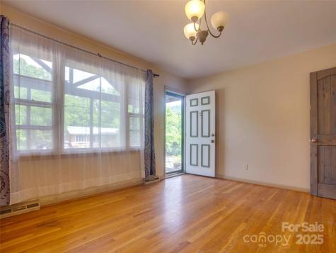 71 Pleasant Ridge Drive Asheville NC 28805