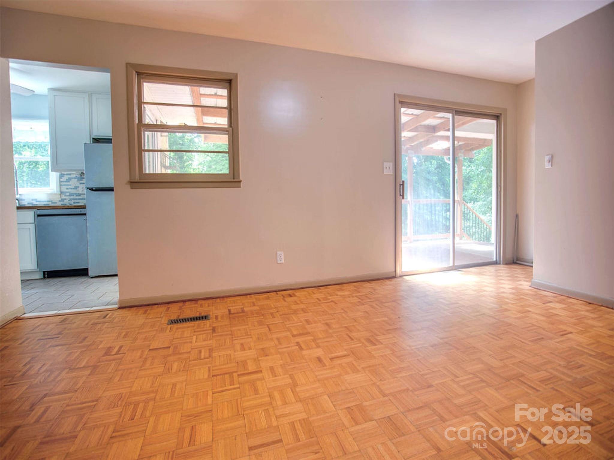 71 Pleasant Ridge Drive Asheville NC 28805