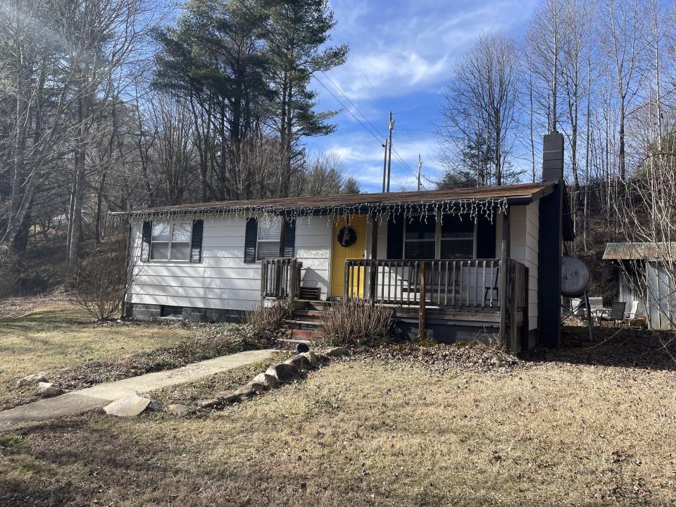 423 Davenport Road Spruce Pine NC 28777