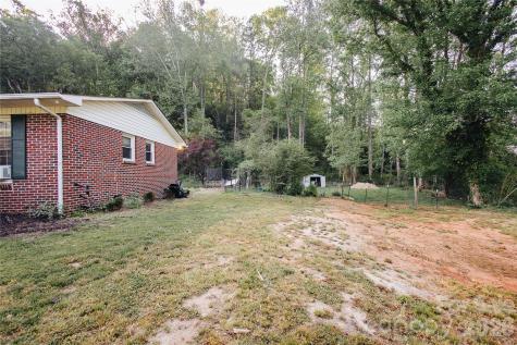 341 Bond Street Marion NC 28752