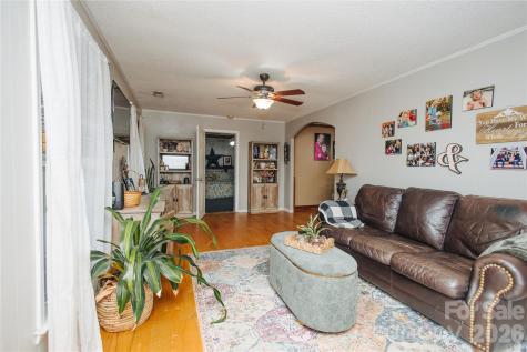341 Bond Street Marion NC 28752