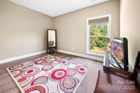 71 Banks Creek Road Burnsville NC 28714