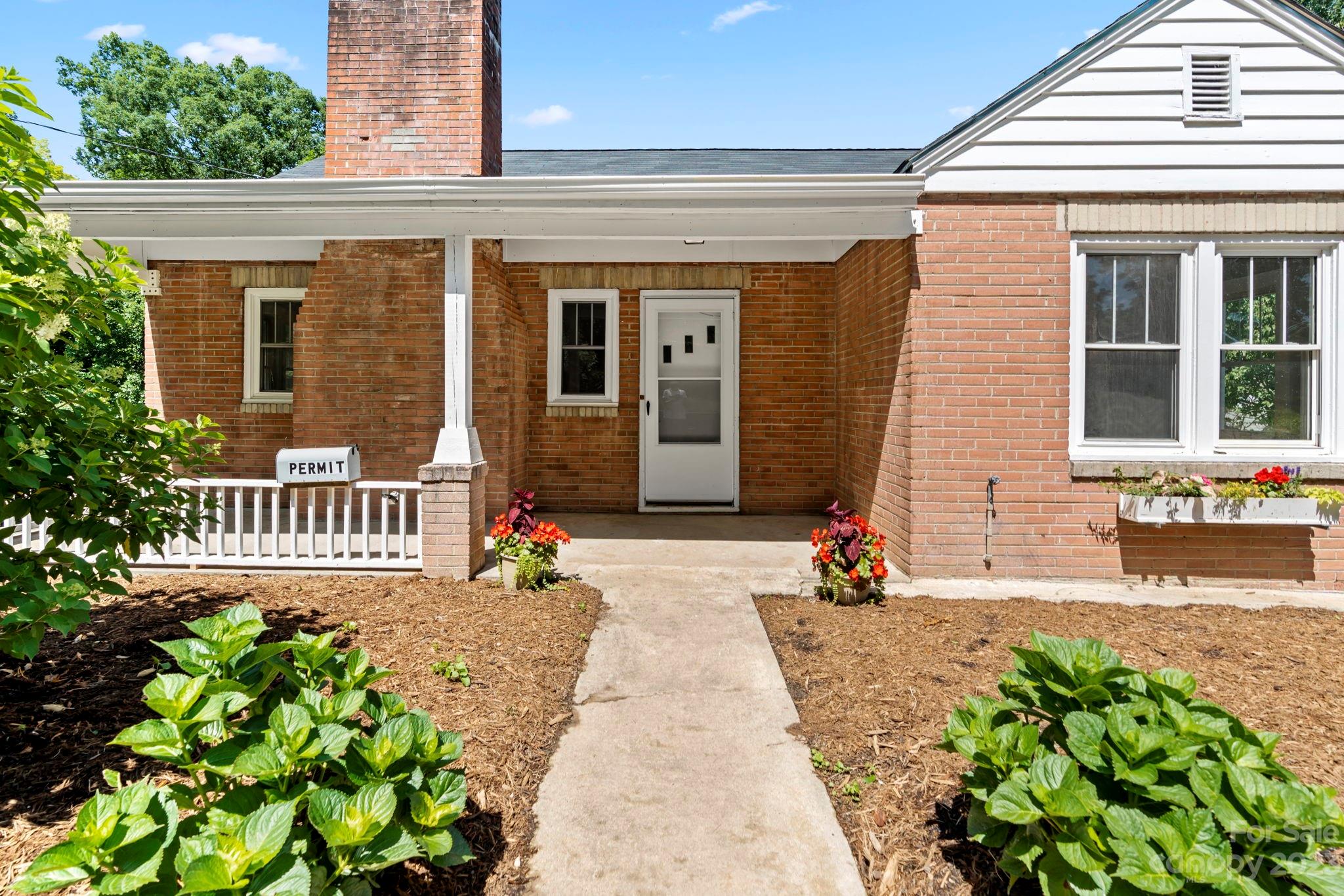 39 Crestview Street Asheville NC 28803