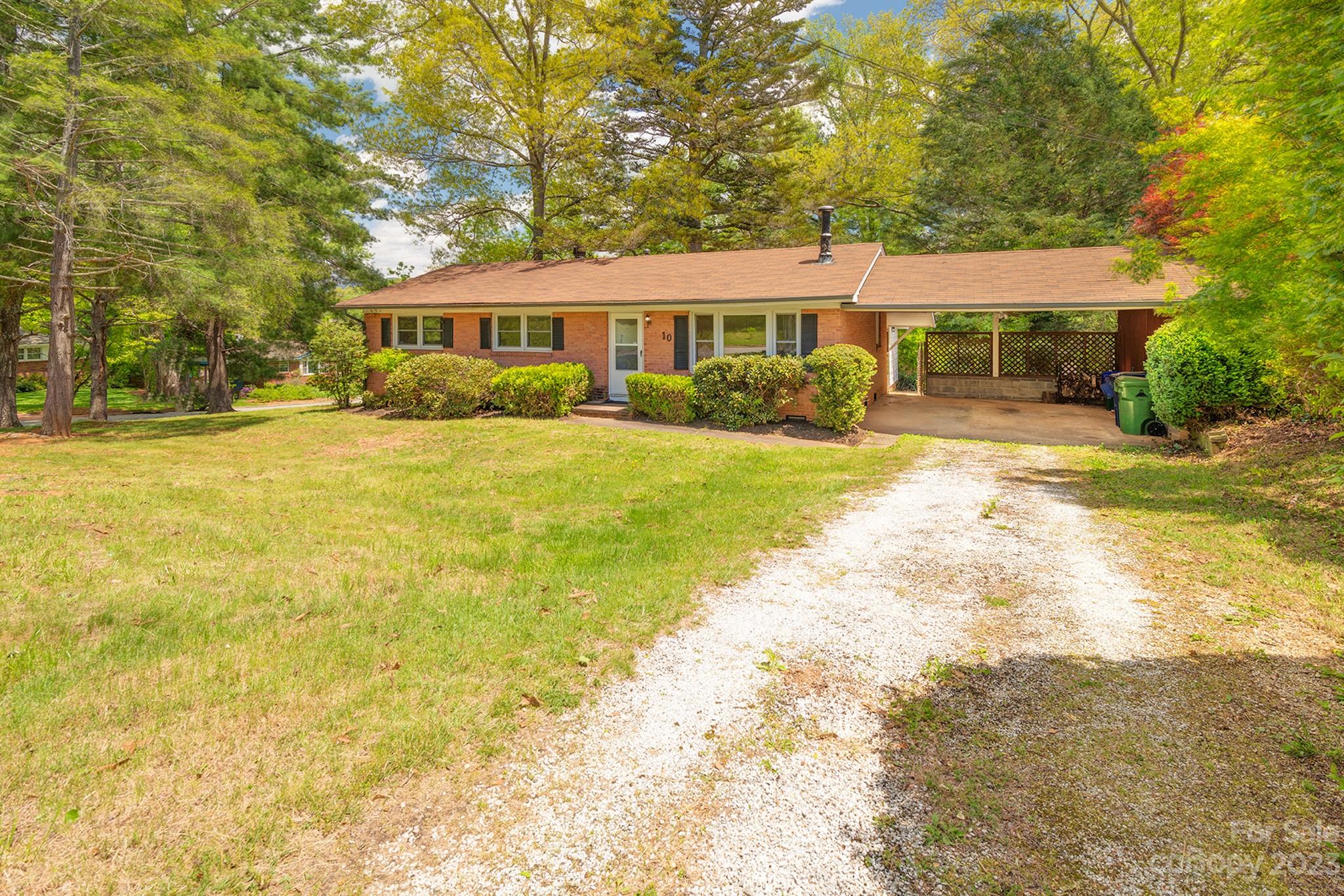 10 Wagon Road Asheville NC 28805
