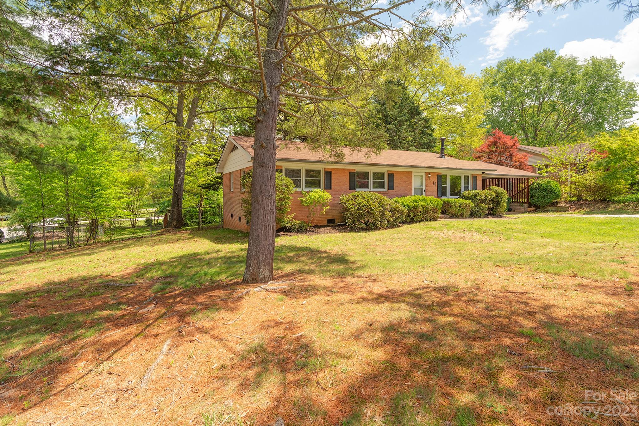 10 Wagon Road Asheville NC 28805