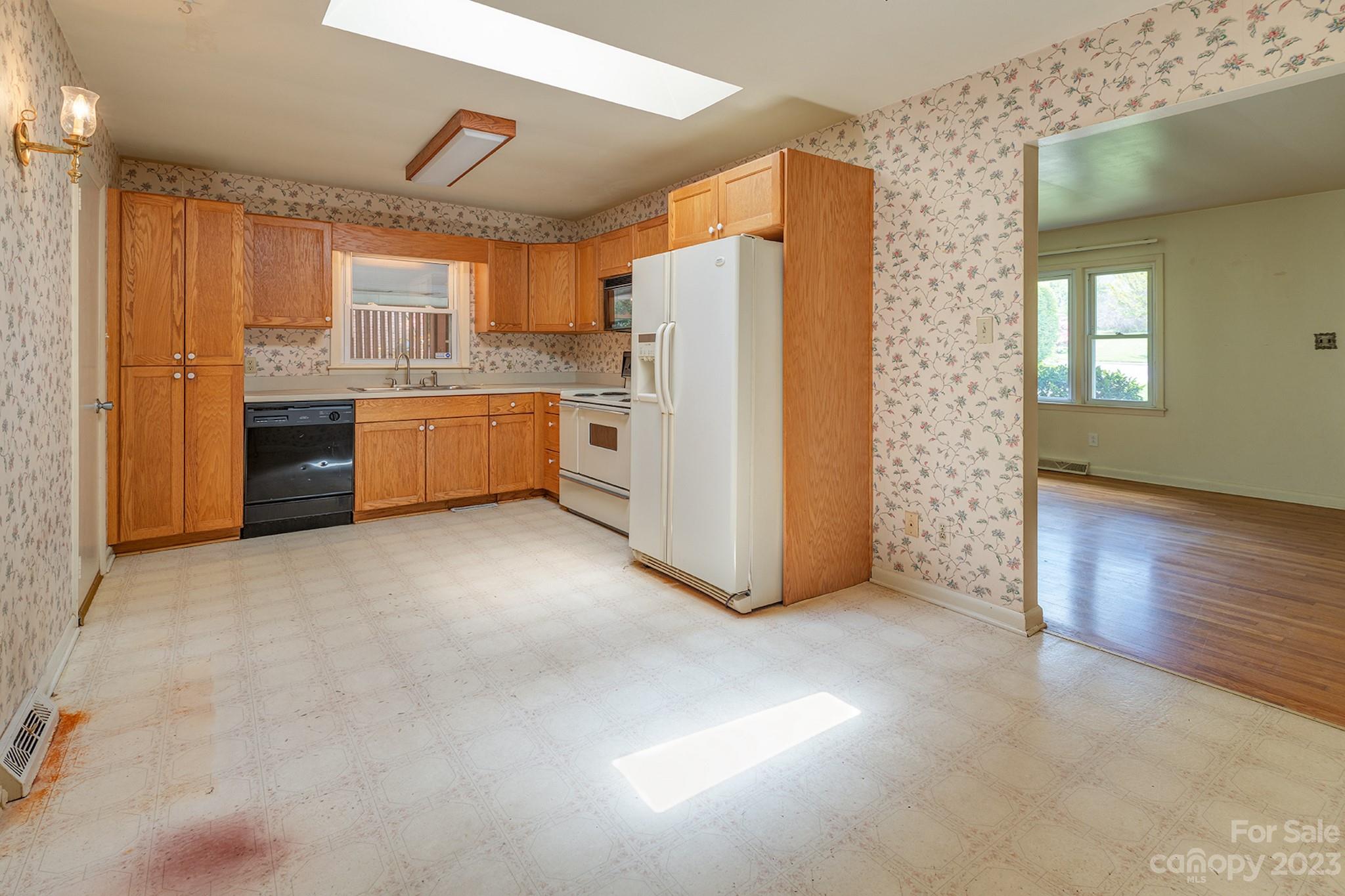 10 Wagon Road Asheville NC 28805