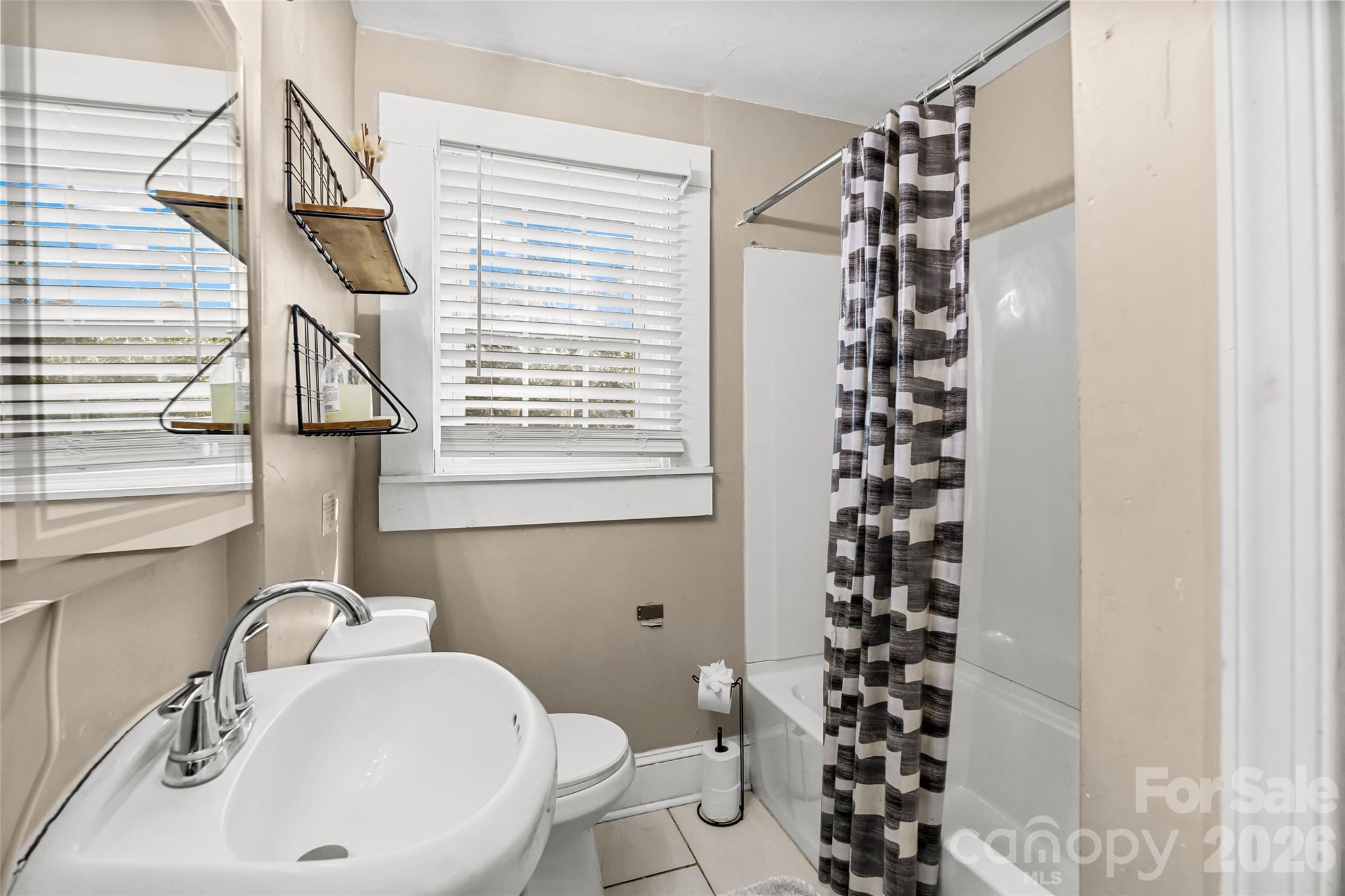 2738 Catalina Avenue Charlotte NC 28206