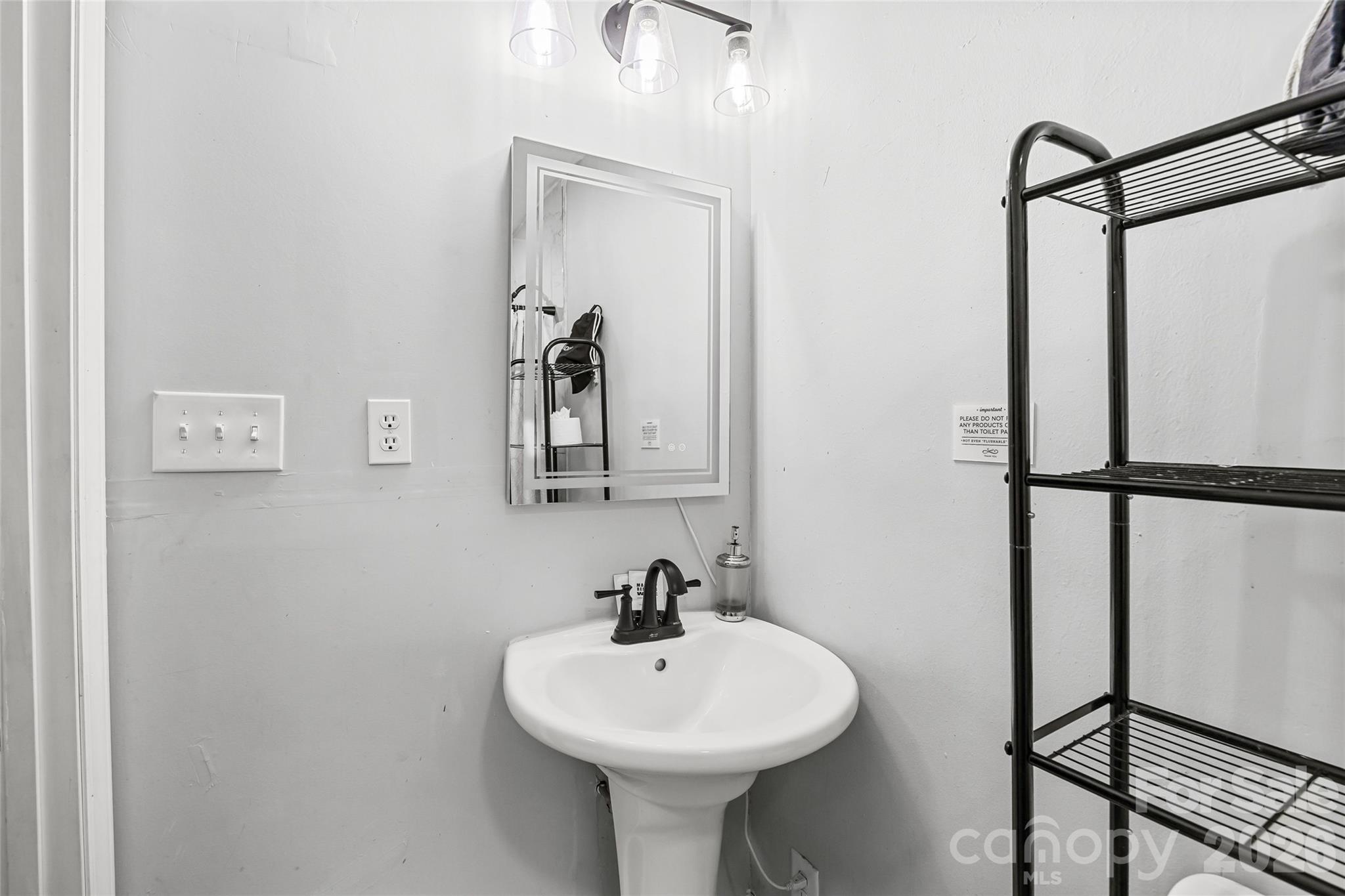 2738 Catalina Avenue Charlotte NC 28206