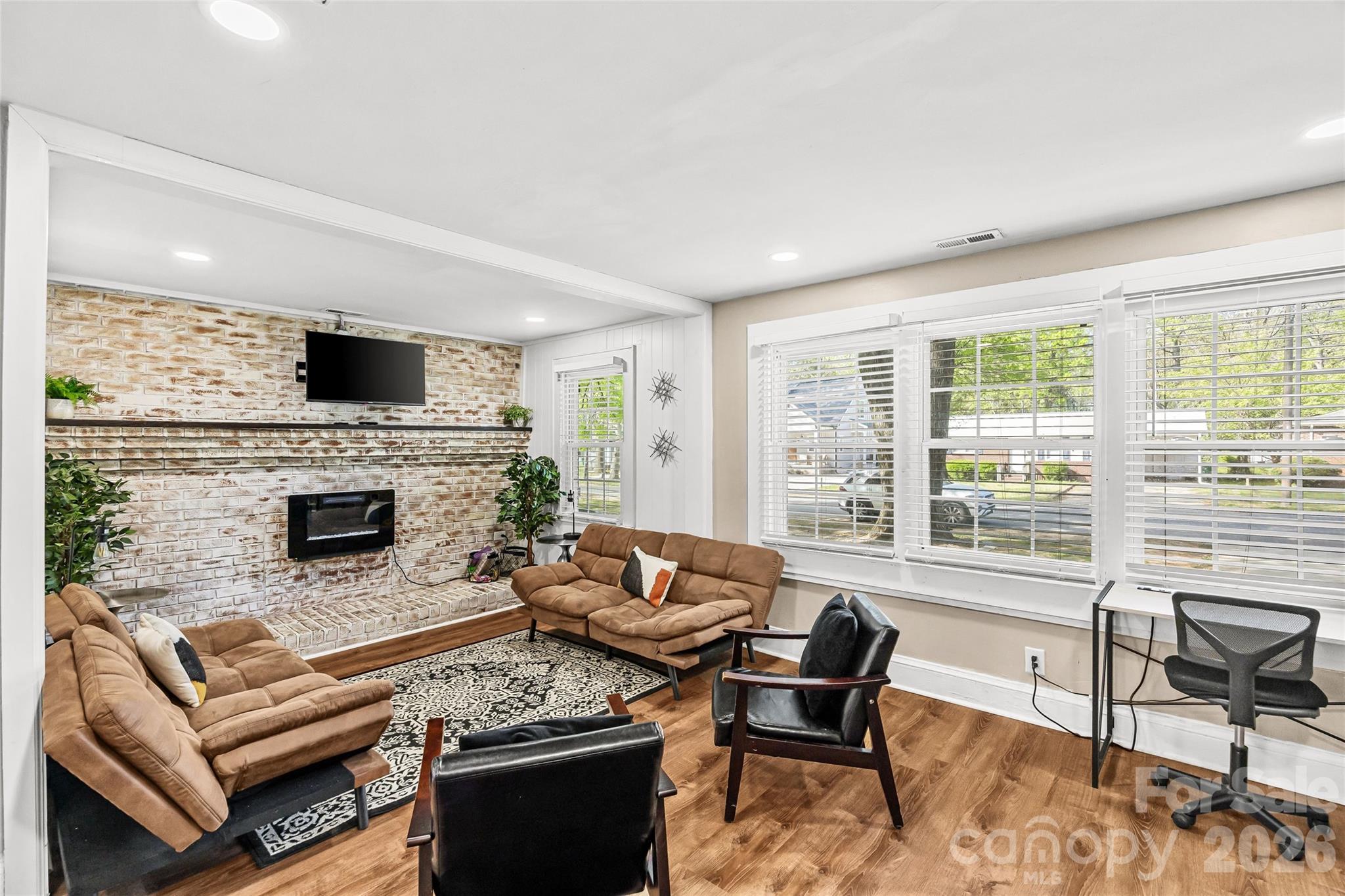 2738 Catalina Avenue Charlotte NC 28206