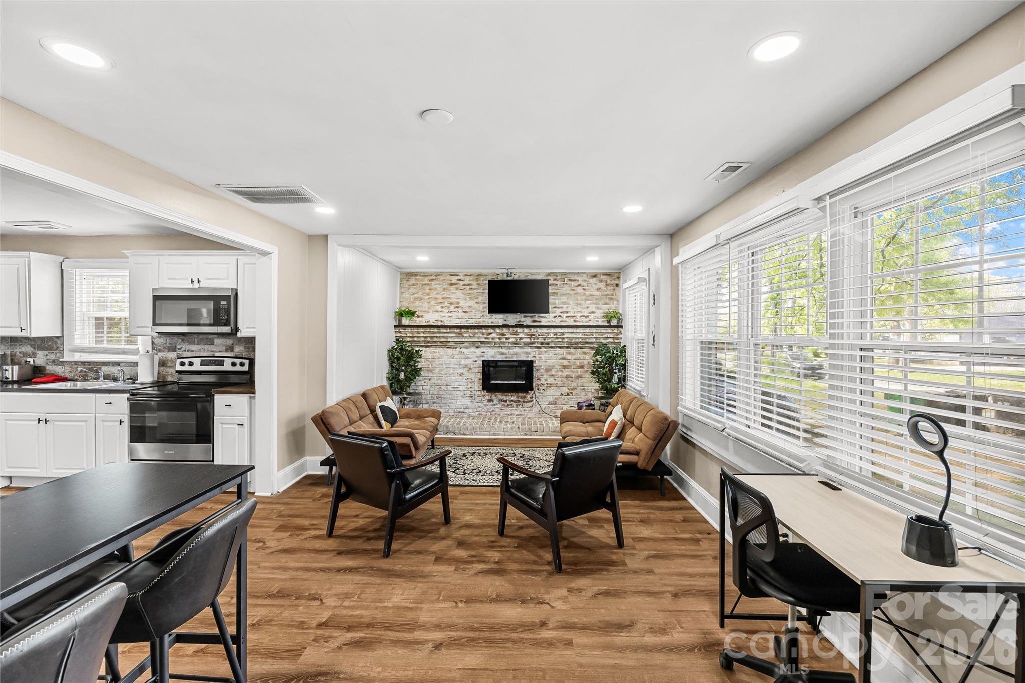 2738 Catalina Avenue Charlotte NC 28206