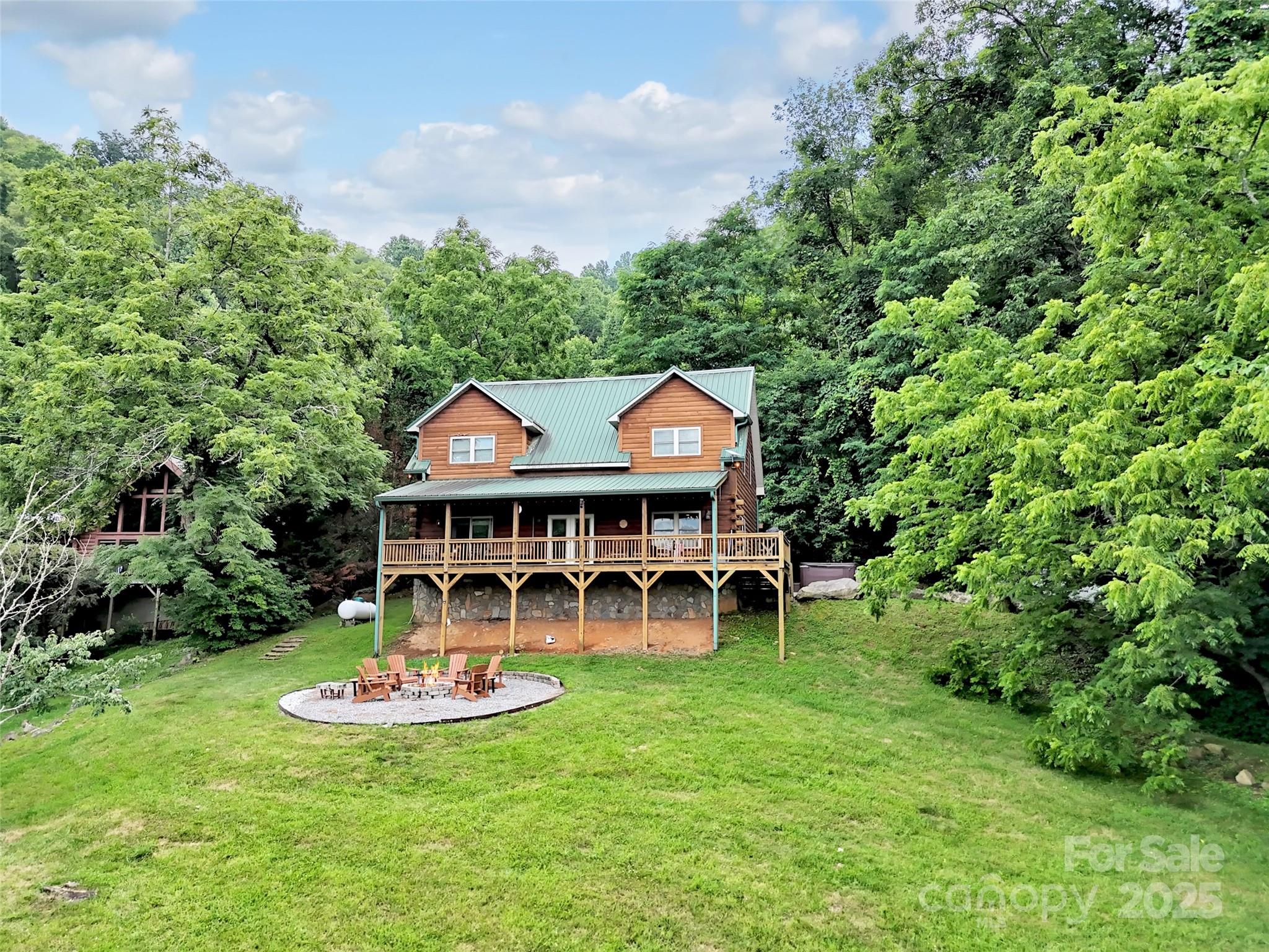 1064 Point Of View Drive Waynesville NC 28785