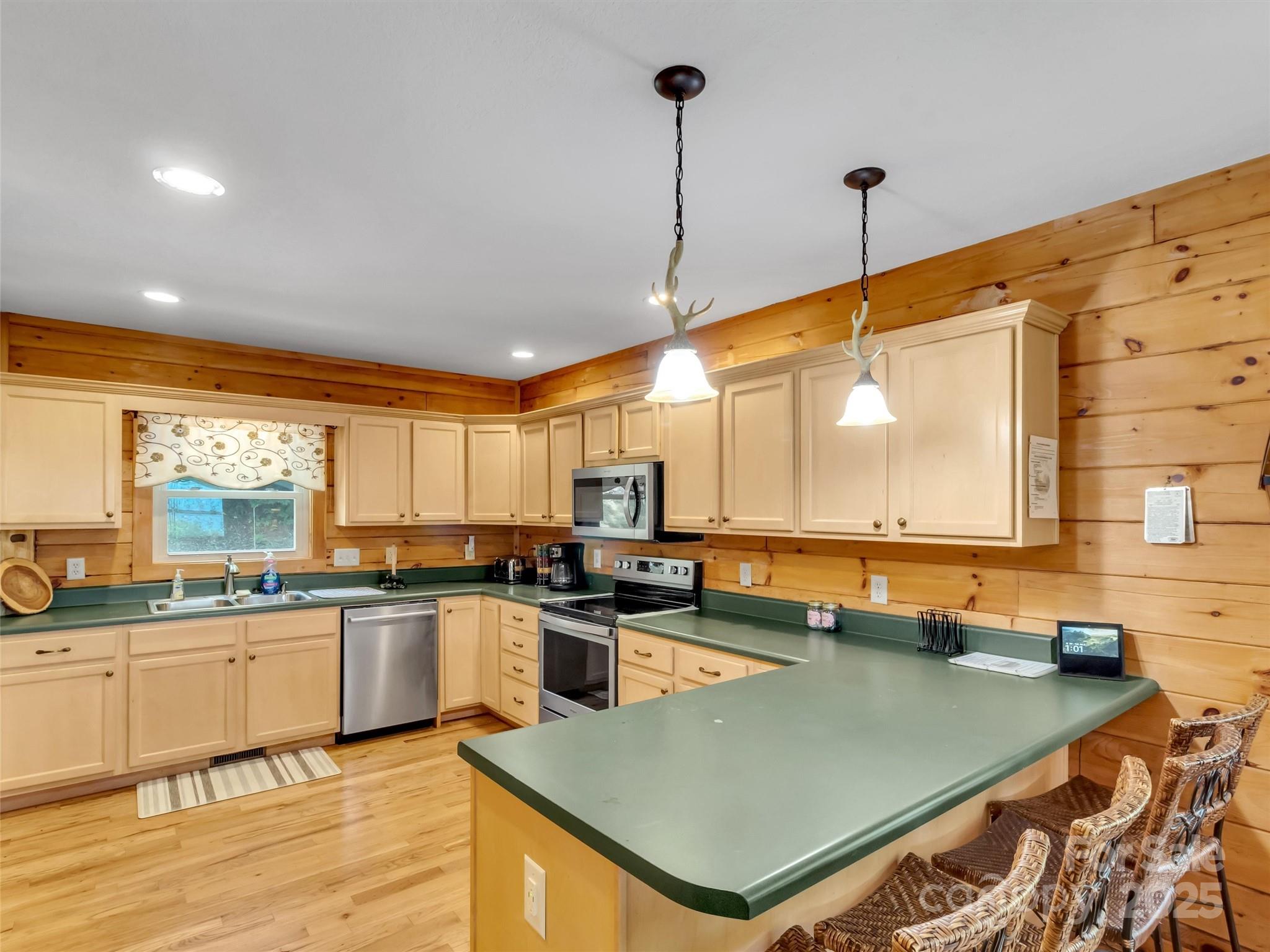 1064 Point Of View Drive Waynesville NC 28785