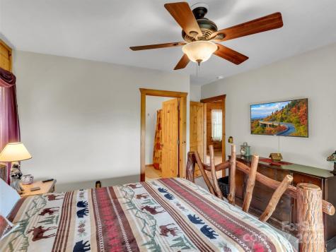 1064 Point Of View Drive Waynesville NC 28785